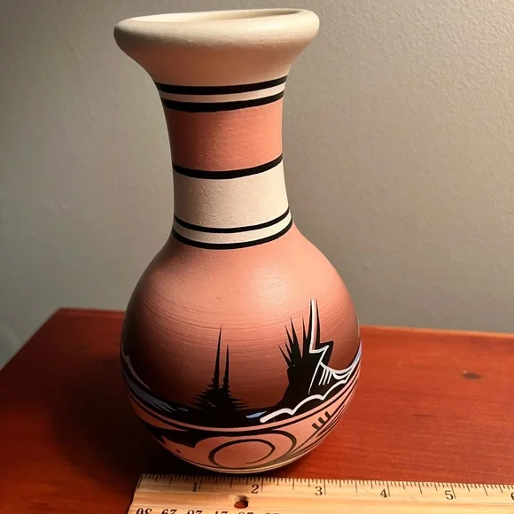Cedar Mesa Signed hand-painted Pottery Bud Vase Desert Rainbow End of the trail - Picture 7 of 10